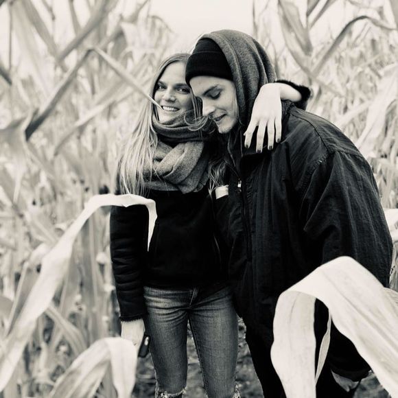 Meet your Posher, Marine - Picture 1 of 1